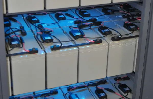 在設(shè)計(jì)以及采購(gòu)UPS電源時(shí)需要注意哪些要點(diǎn)？